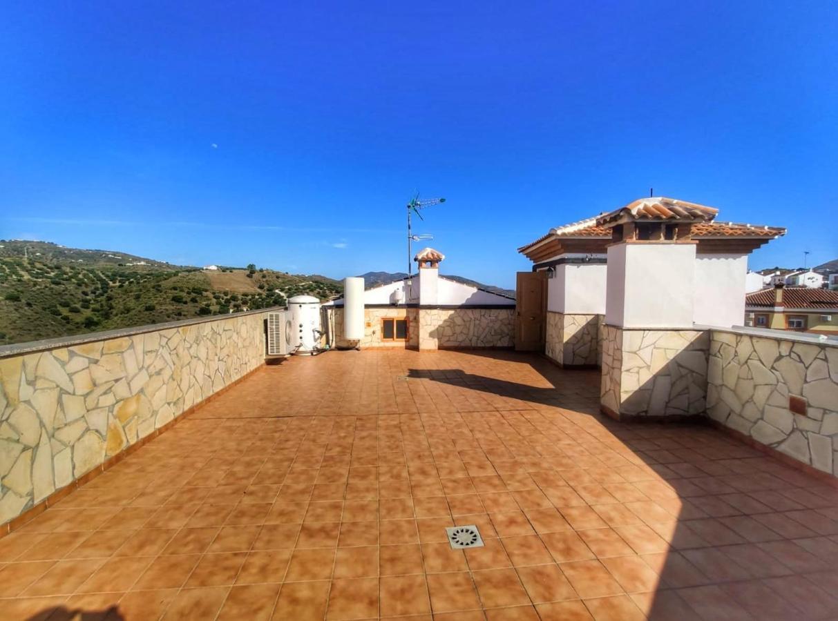 Casa Amplia Con Terraza En La Vinuela Villa Exterior photo